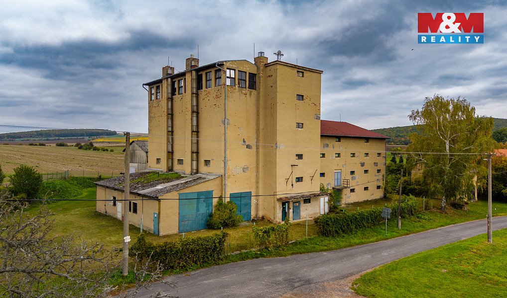 Prodej zemědělského objektu 2 000 m², Křešice – náhled fotky 2