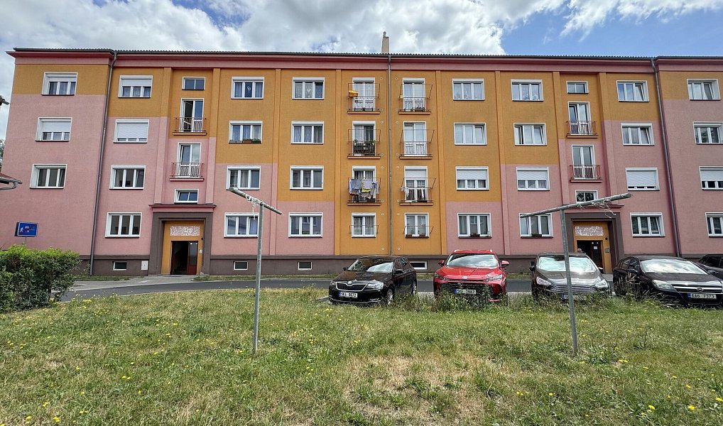 Pronájem bytu 2+1 56 m², Ostrov – náhled fotky 13