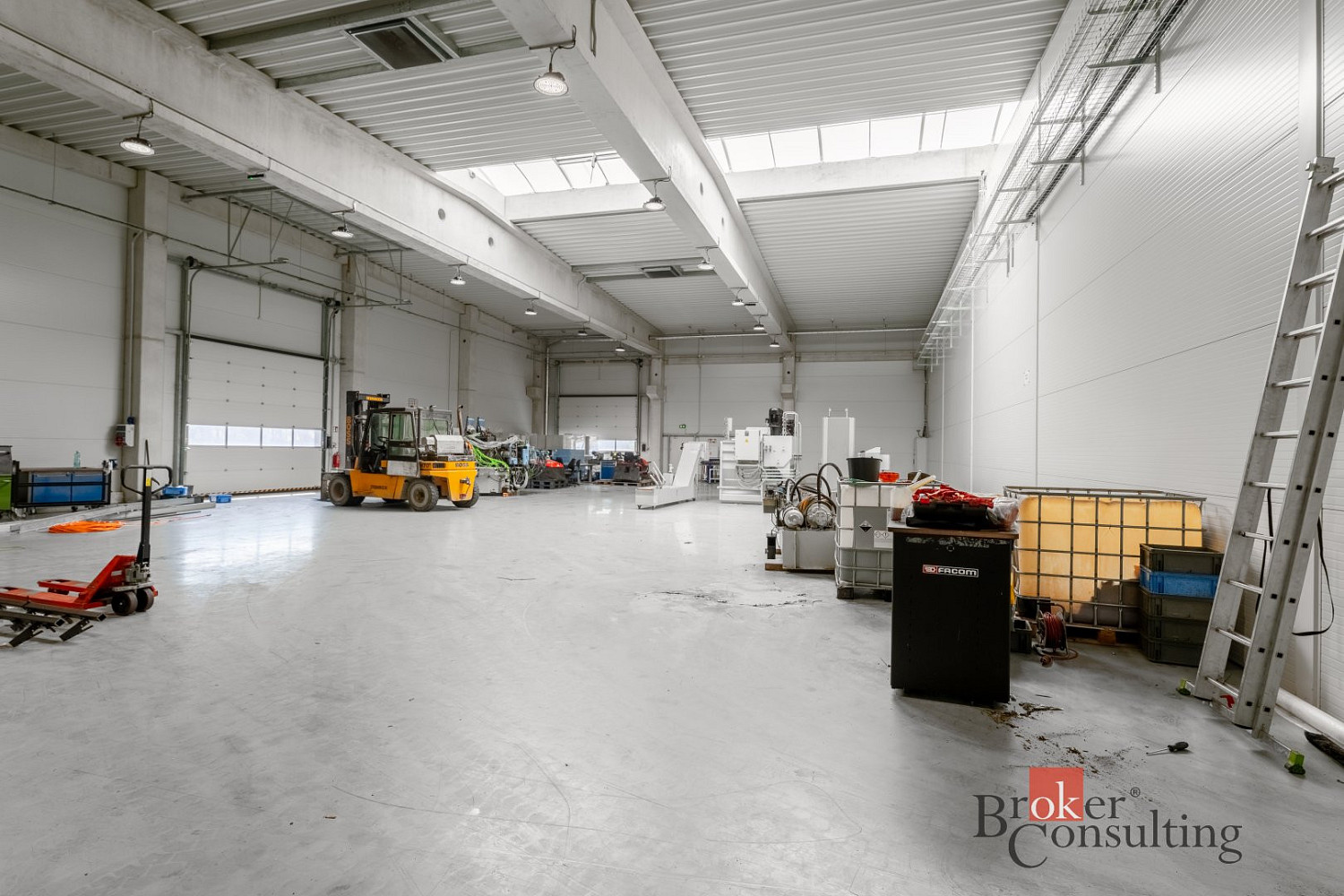 Pronájem výrobních prostor 2 850 m² – fotografie 4