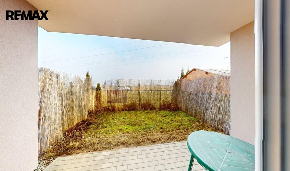 Pronájem bytu 1+kk 38 m², Holubice – náhled fotky 4