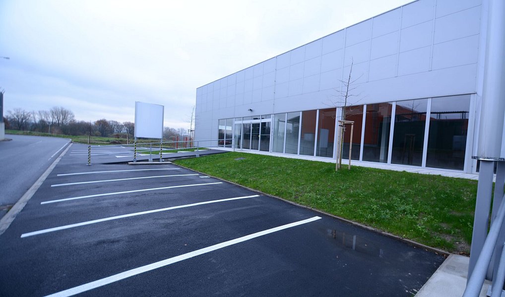 Pronájem obchodních prostor 698 m², Litoměřice – náhled fotky 2