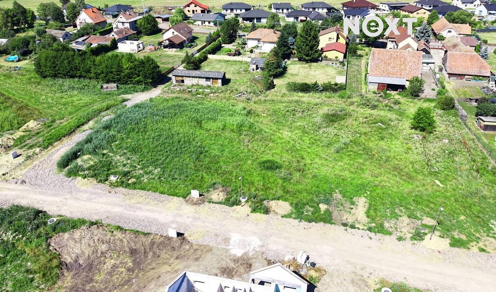 Prodej stavebního pozemku 1 290 m², Strašov – náhled fotky 2