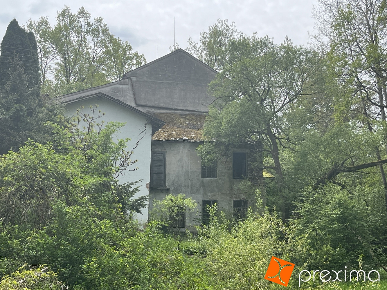 Prodej domu 853 m² s pozemkem 7 746 m²