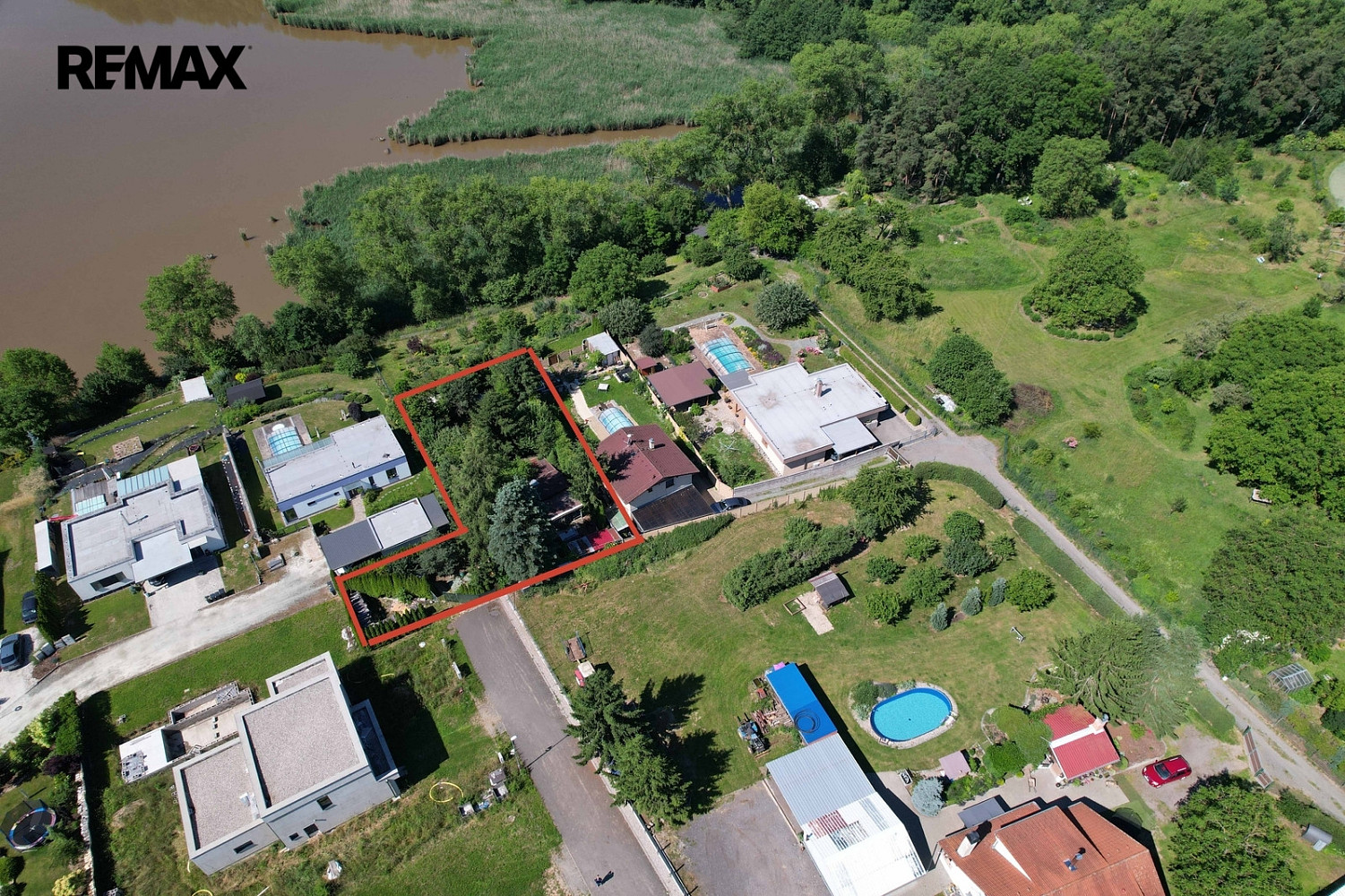 Prodej stavebního pozemku 713 m² — photo 3