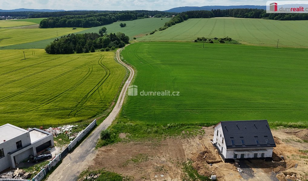 Prodej stavebního pozemku 897 m², Narysov – fotka 1 z 11