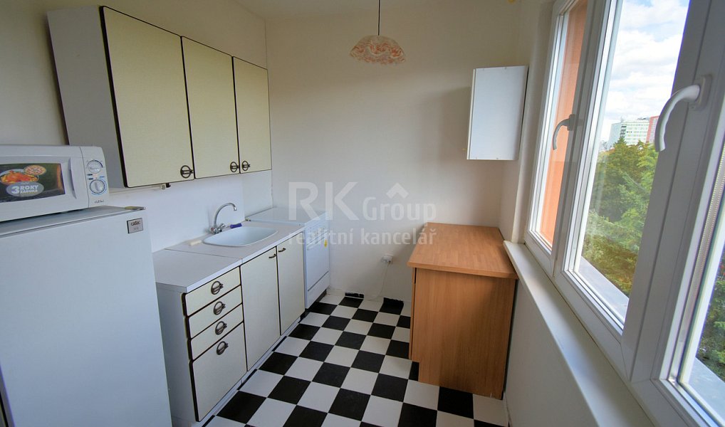 Pronájem bytu 1+1 38 m², Praha – fotka 1 z 15