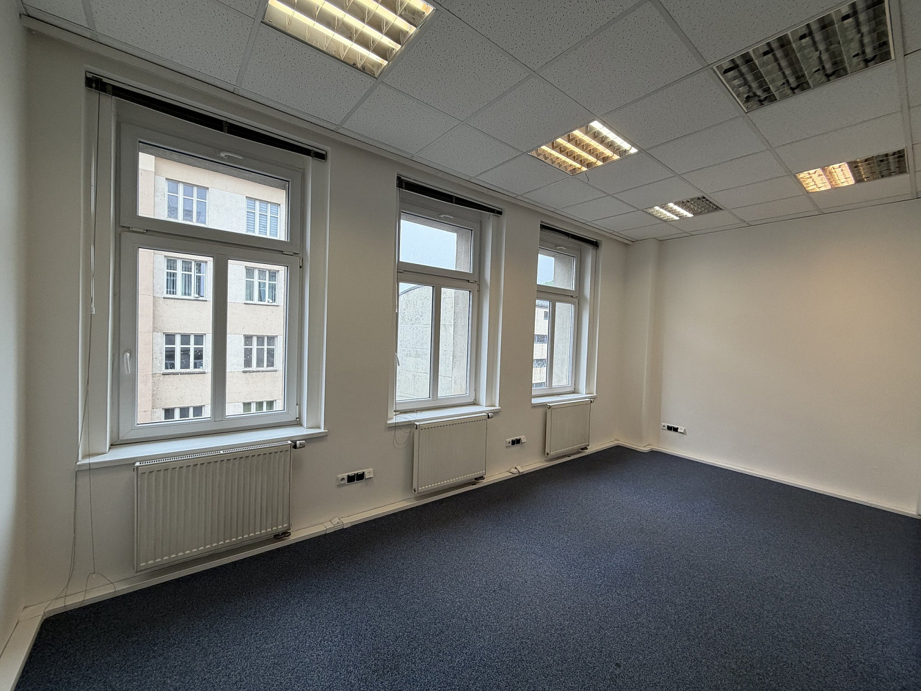 Pronájem kanceláře 209 m² — photo 3