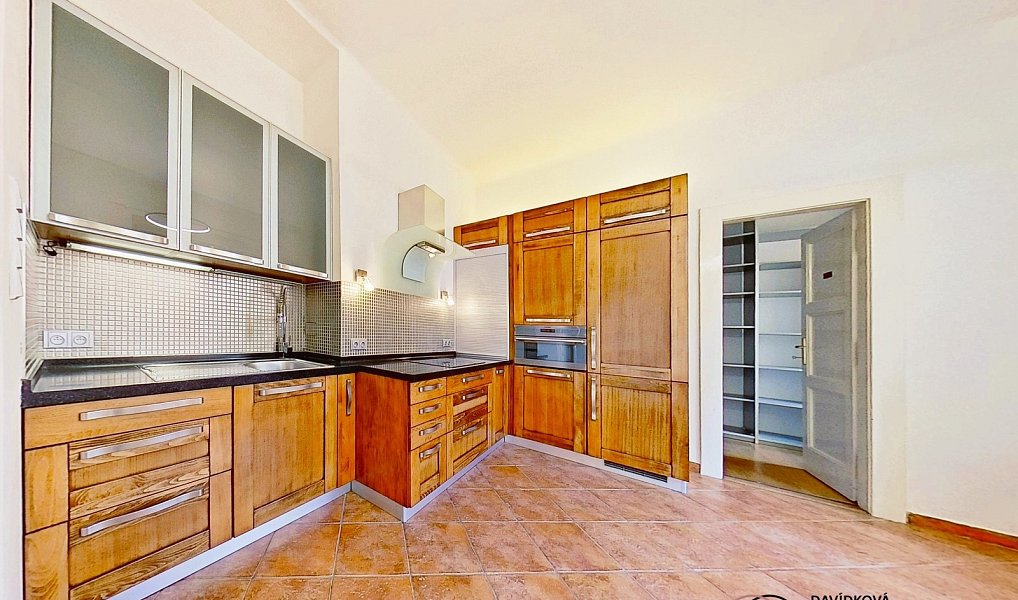 Pronájem bytu 3+1 121 m², Praha – fotka 1 z 16