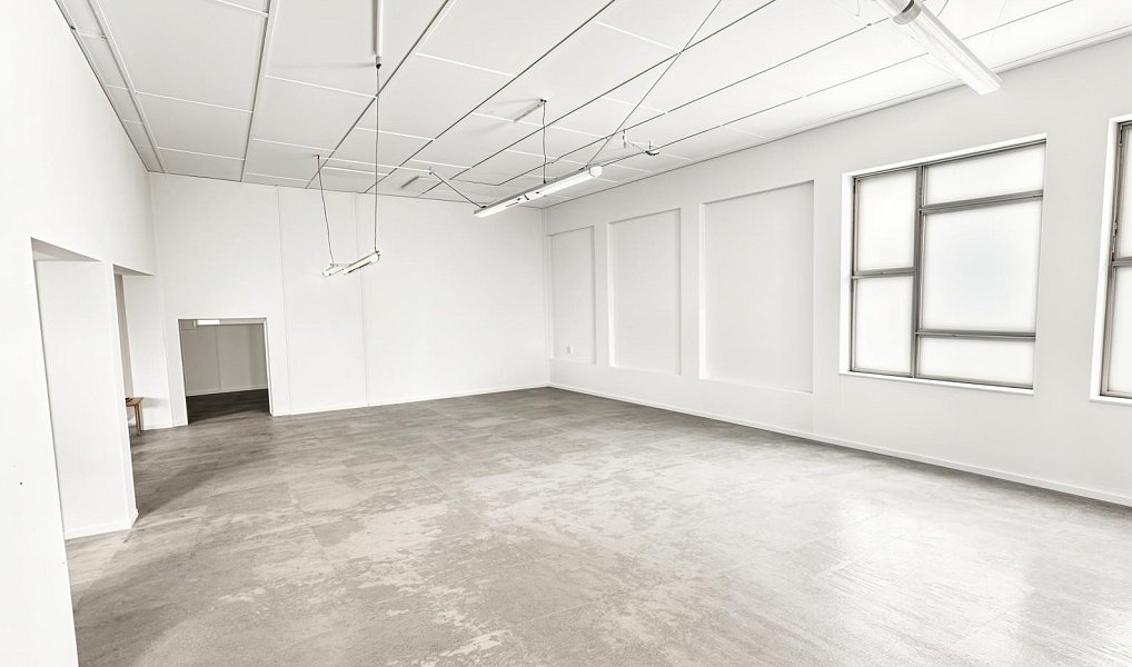 Prodej výrobních prostor 1 020 m², Mrač – náhled fotky 9