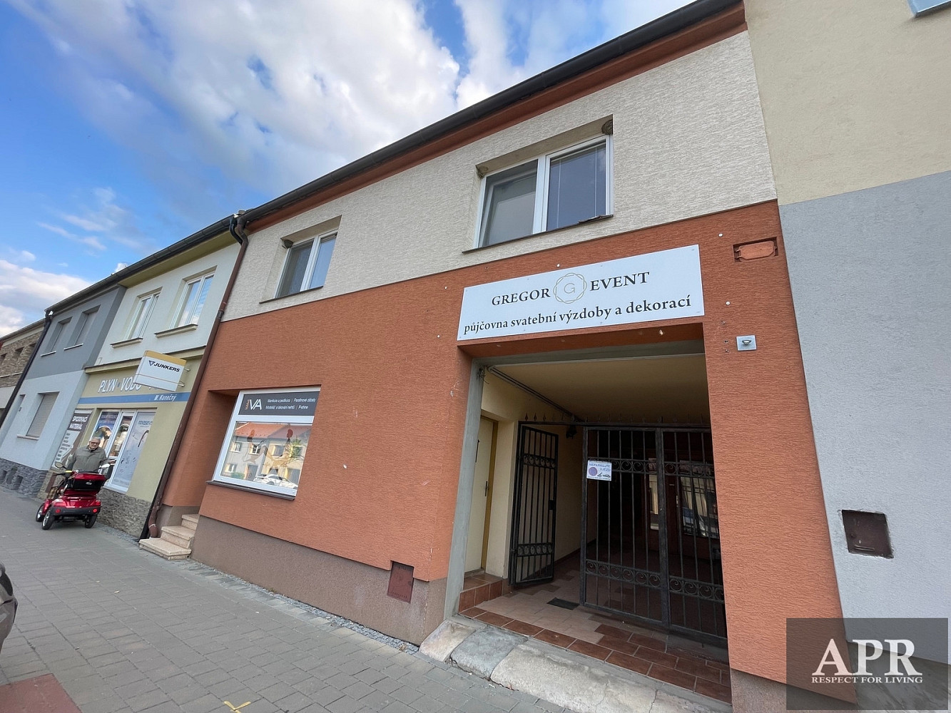 Pronájem obchodních prostor 200 m² — photo 3