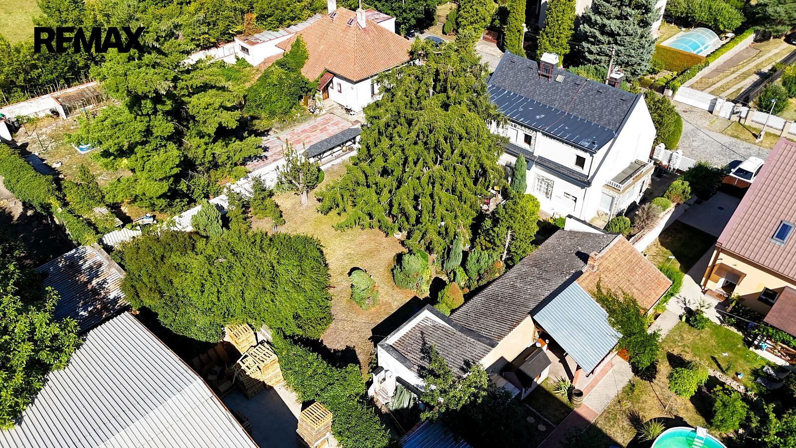 Prodej domu 200 m² s pozemkem 936 m² – fotografie 2