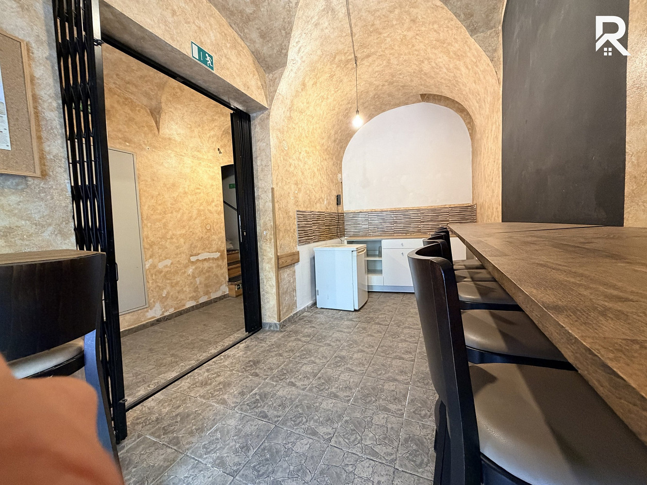 Pronájem obchodních prostor 15 m² — photo 2