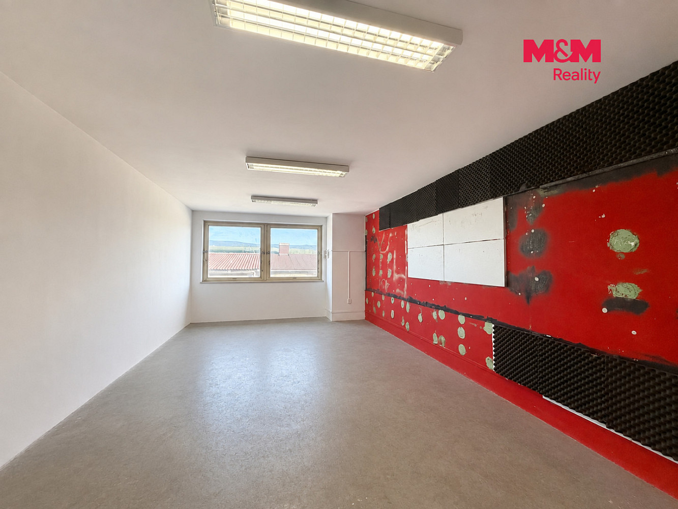 Pronájem kanceláře 3 000 m² – fotografie 2