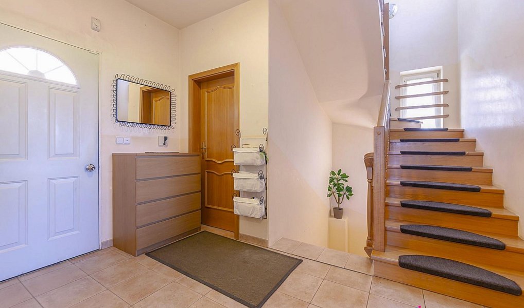 Prodej domu 238 m² s pozemkem 1 185 m², Šestajovice – náhled fotky 8
