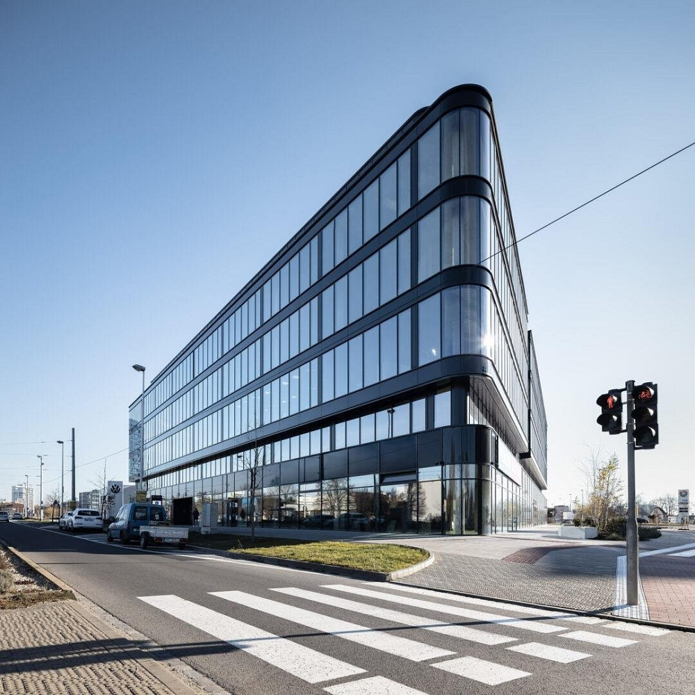 Pronájem kanceláře 2 800 m² – fotografie 3