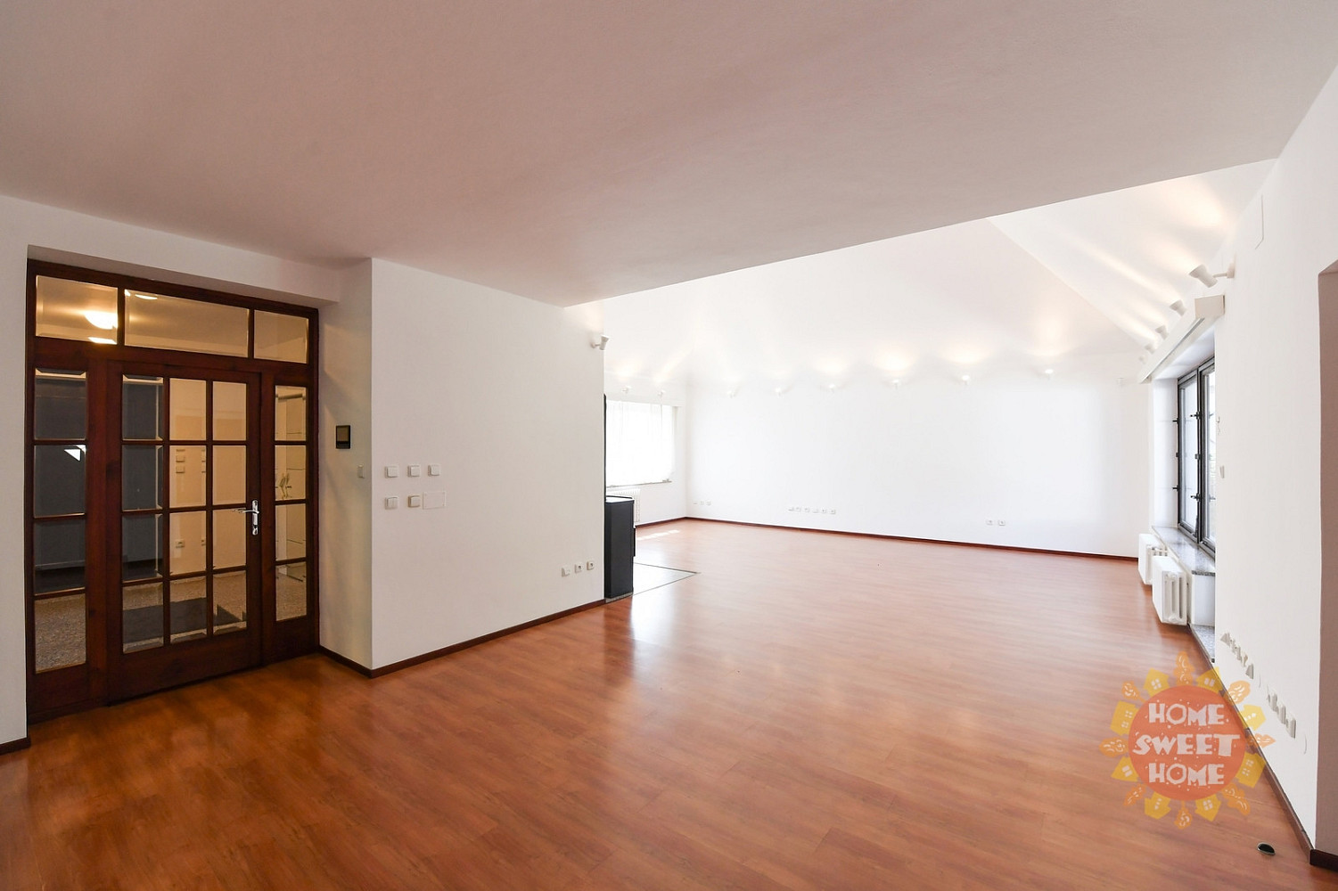 Pronájem kanceláře 417 m² — photo 4