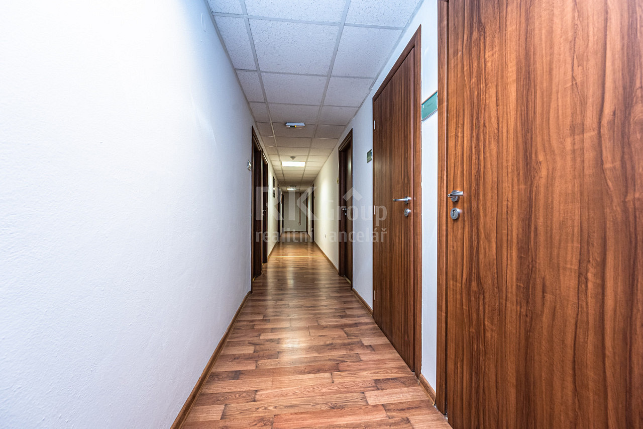 Pronájem malých kanceláří v centru Prahy u náměstí I. P. Pavlova. – pohled 2