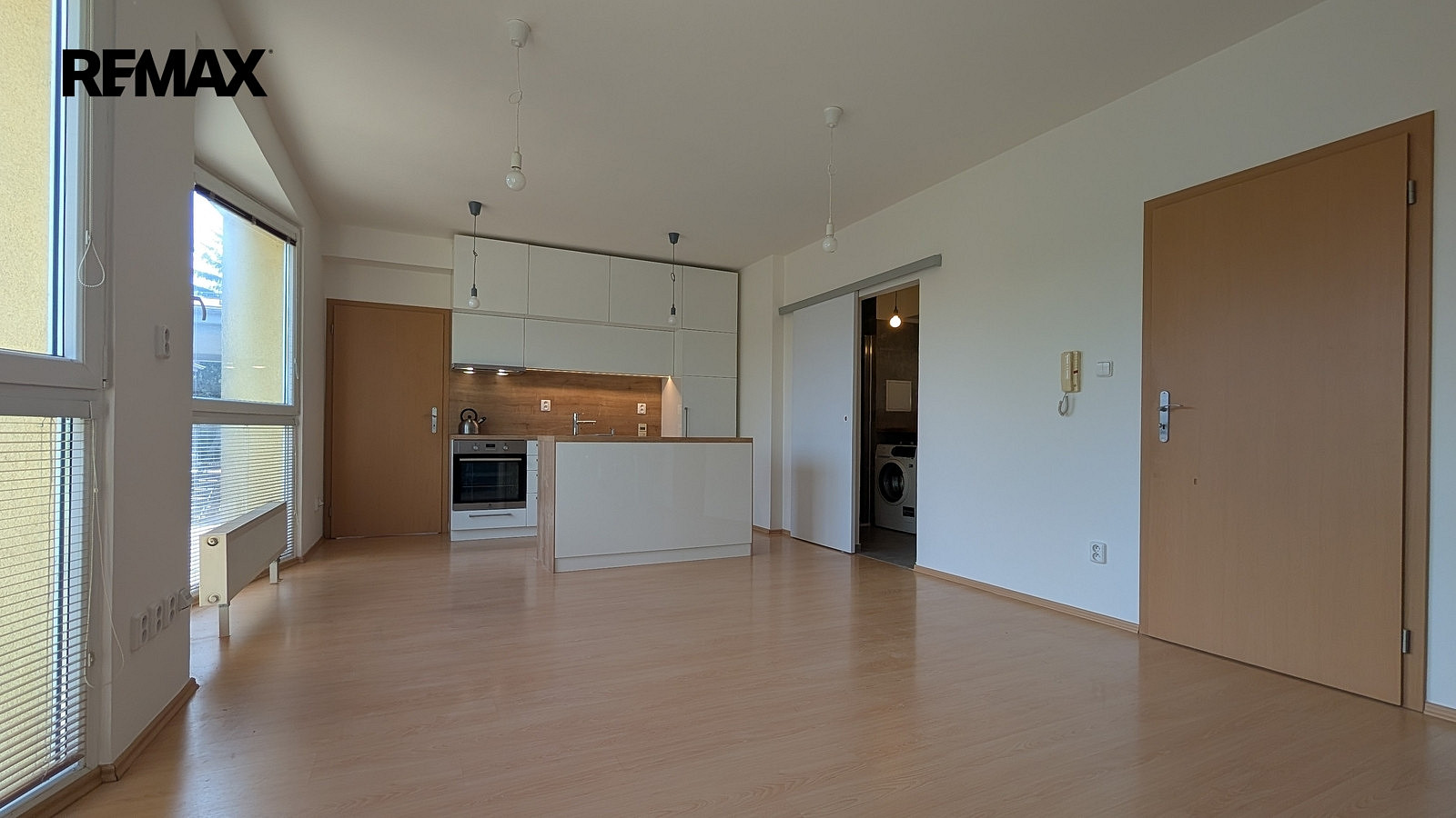 Pronájem bytu 2+kk 52 m² – pohled 6
