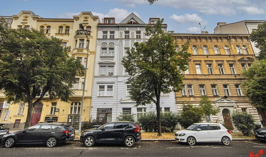 Prodej kanceláře 146 m², Praha – náhled fotky 2