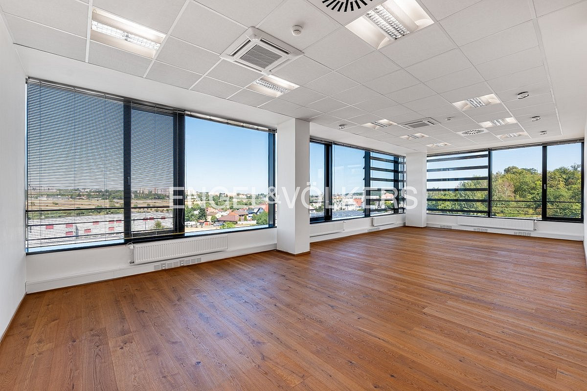 Pronájem kanceláře 406 m² – fotografie 3