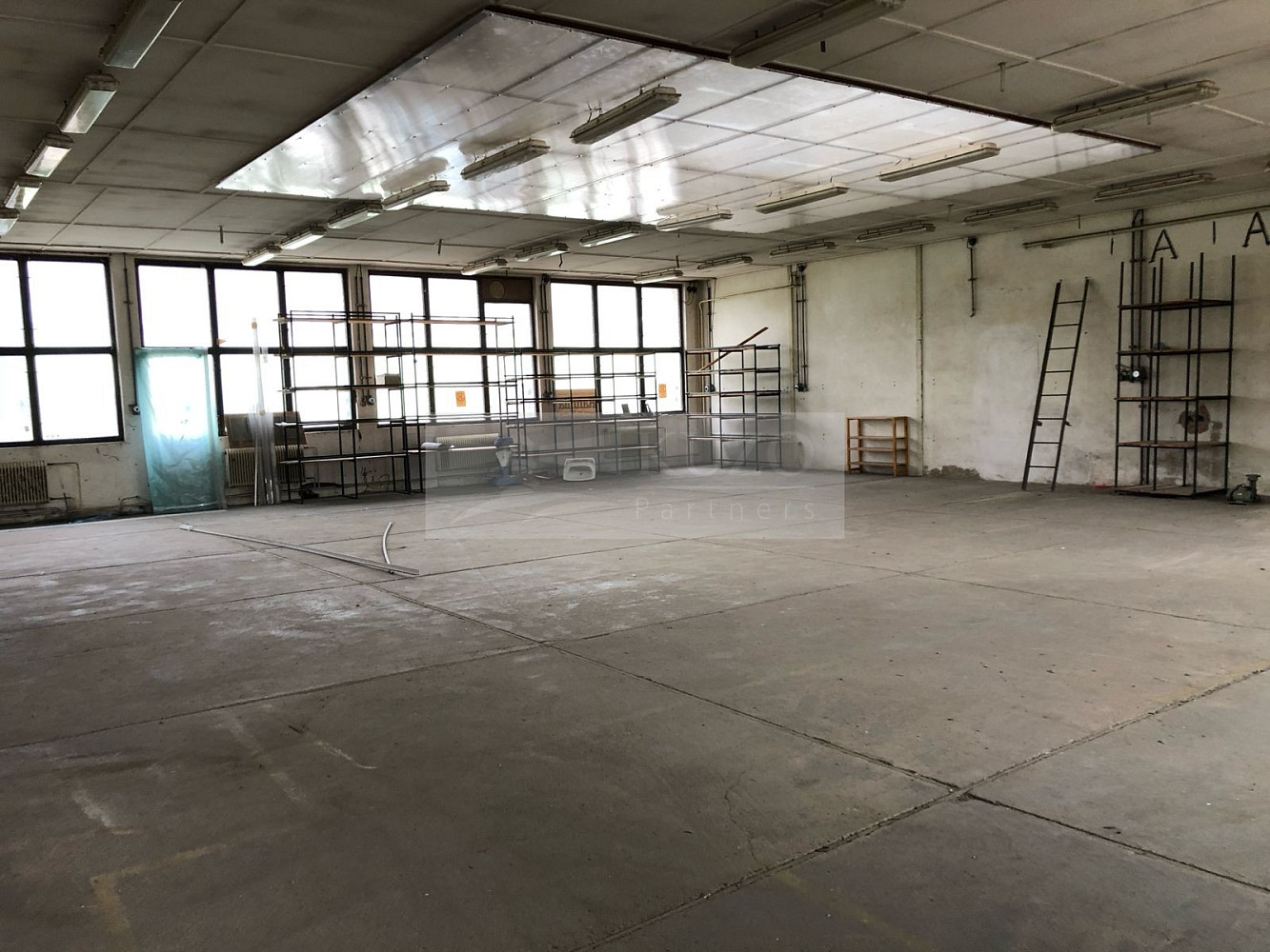 Pronájem skladovacích prostor 912 m² – fotografie 4