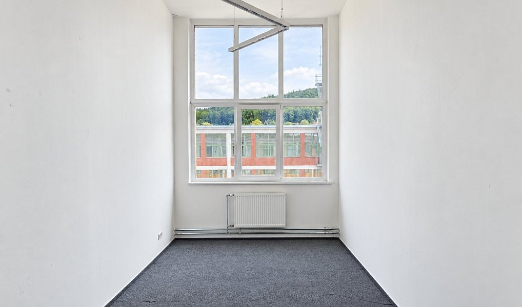 Pronájem kanceláře 23 m², Zlín – náhled fotky 2