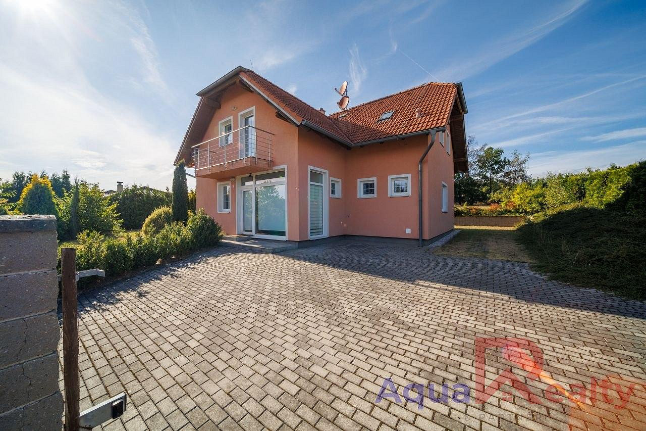 Prodej domu 206 m² s pozemkem 907 m²