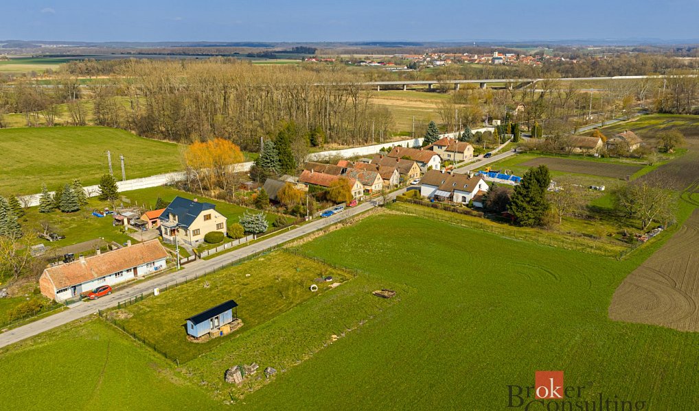 Prodej stavebního pozemku 840 m², Moravany – náhled fotky 5
