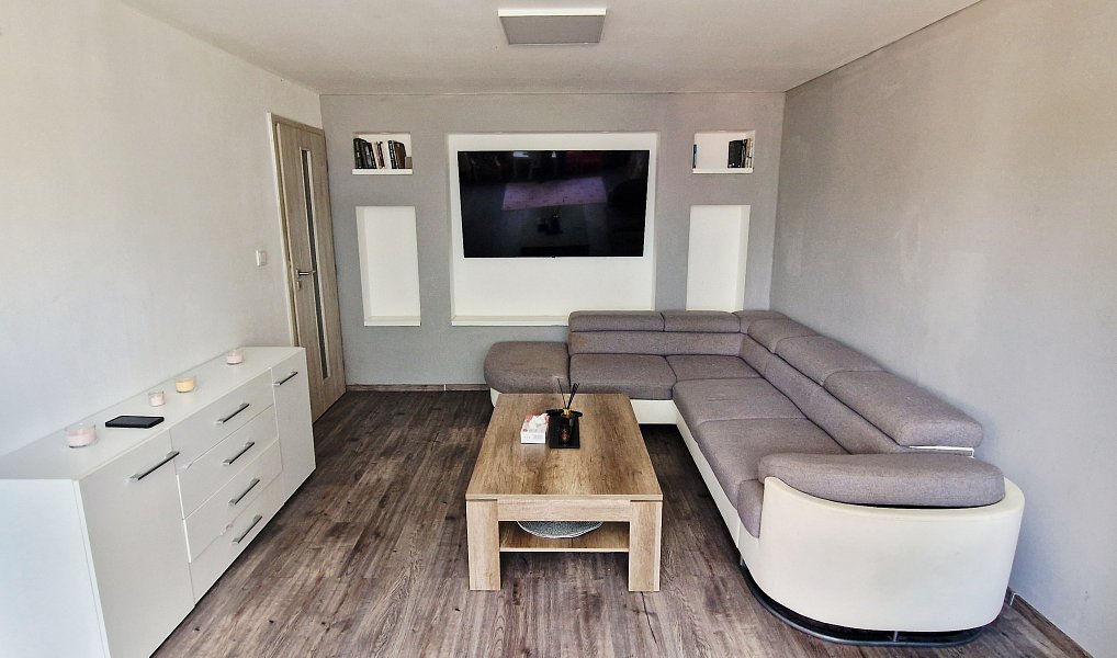 Prodej bytu 3+1 74 m², Adamov – náhled fotky 2