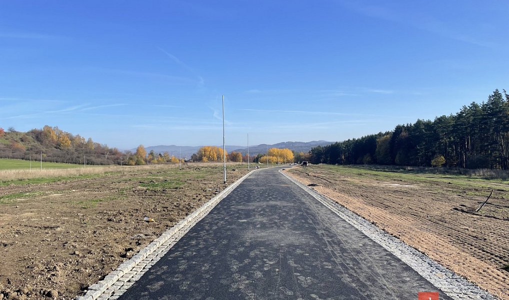 Prodej stavebního pozemku 918 m², Hory – náhled fotky 15