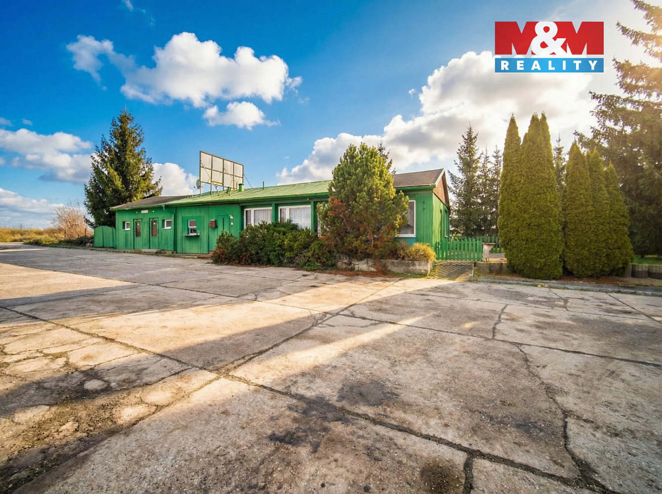 Prodej obchodních prostor 200 m²