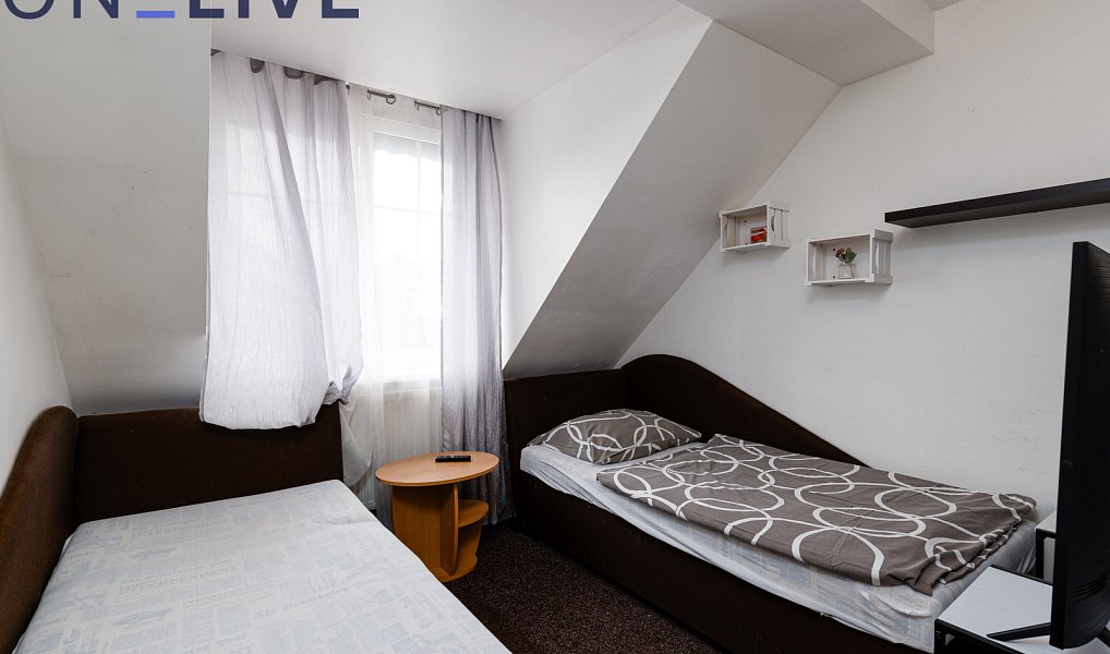 Prodej ubytovacího objektu 480 m², Starý Plzenec – náhled fotky 16