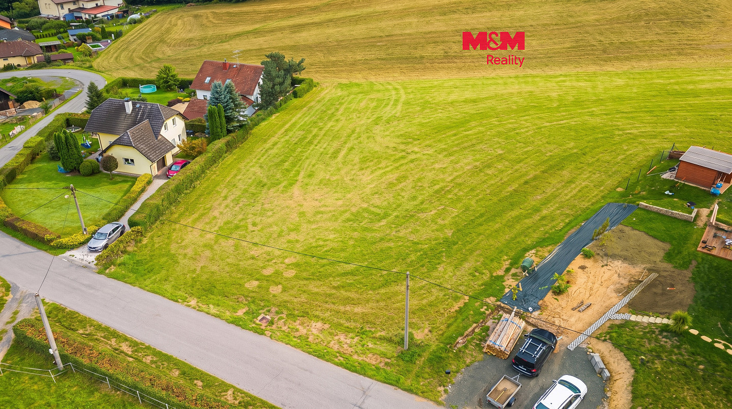 Prodej stavebního pozemku 1 015 m²