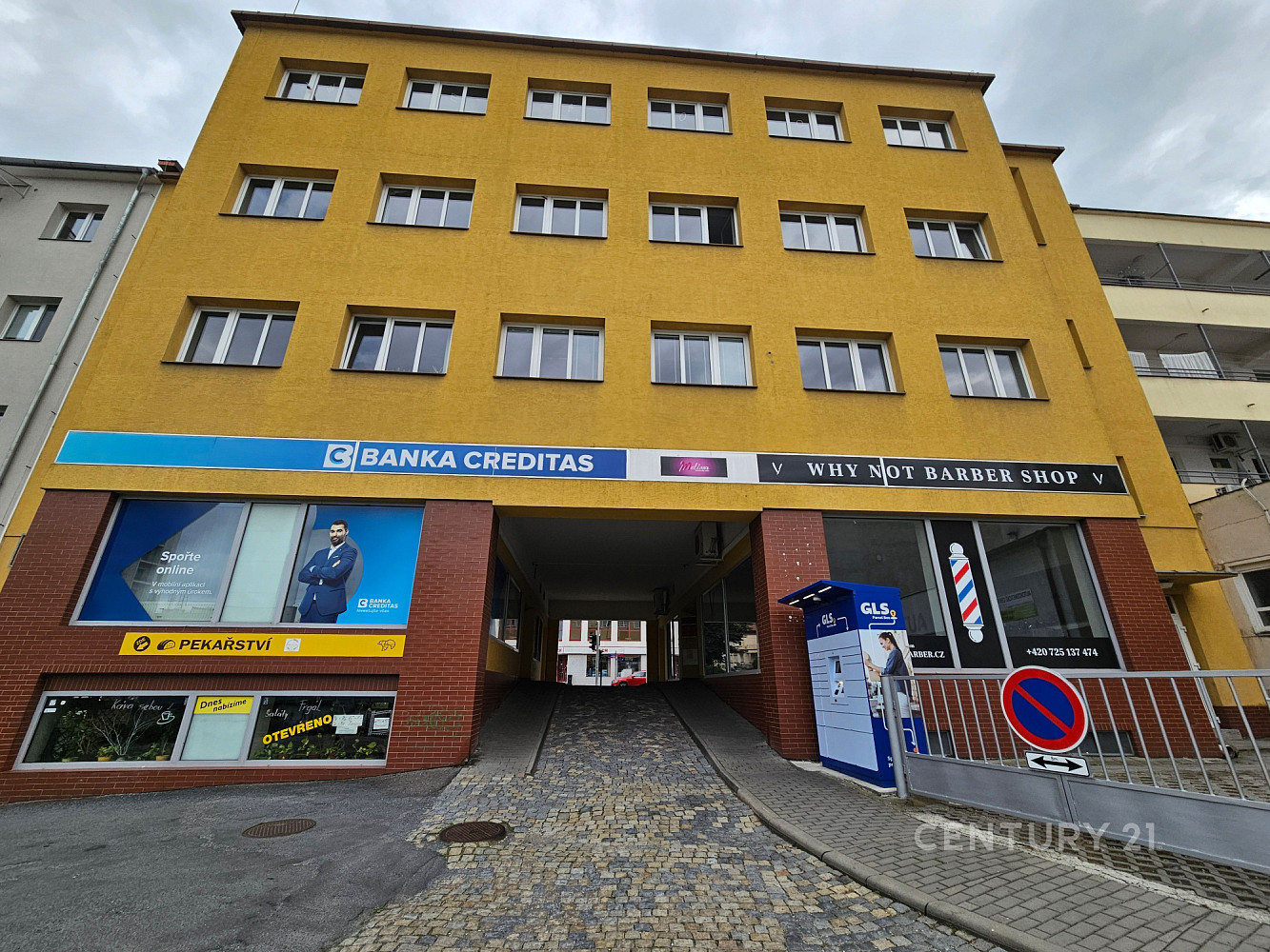 Pronájem kanceláře 260 m² – fotografie 2