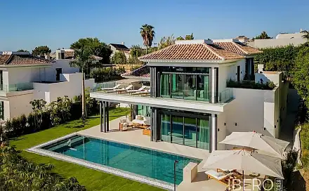 Prodej domu 618 m² s pozemkem 1 100 m²