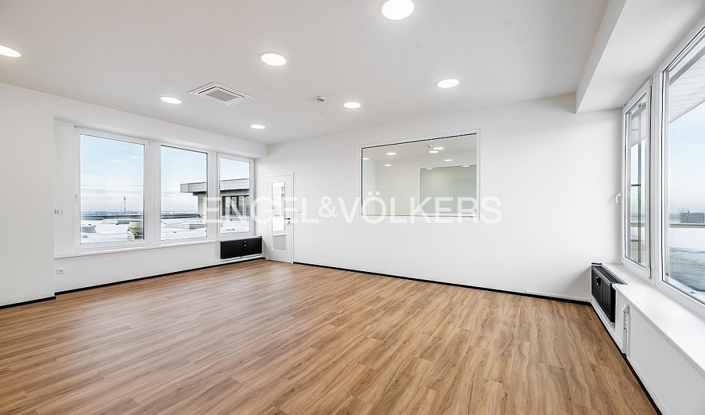 Pronájem kanceláře 147 m², Modletice – náhled fotky 2