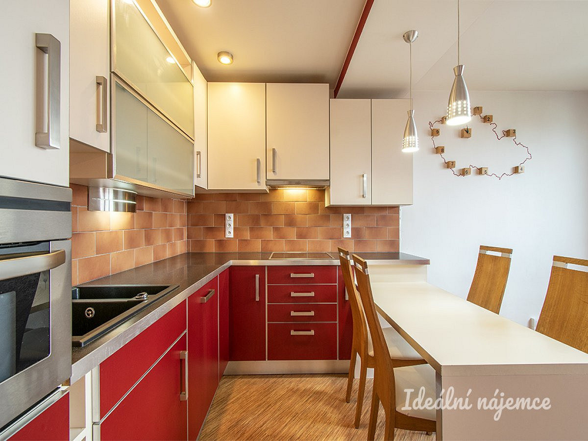 Pronájem bytu 2+kk 36 m² – fotografie 2