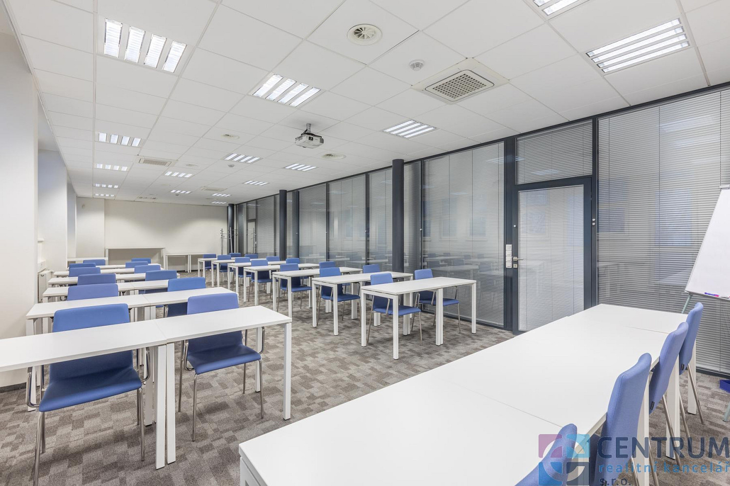 Pronájem kanceláře 84 m² — photo 2