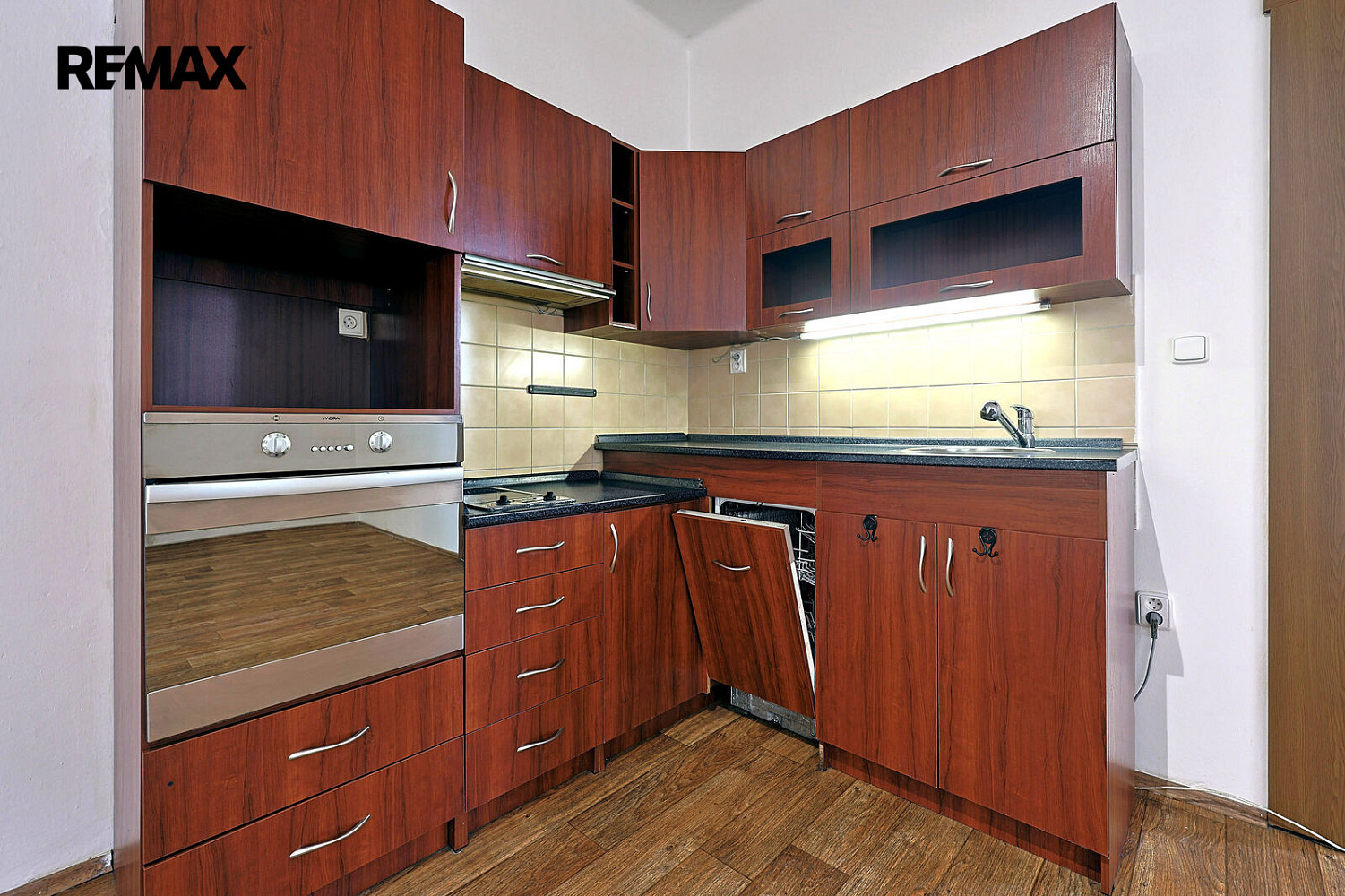Pronájem bytu 2+kk 57 m² – fotografie 3