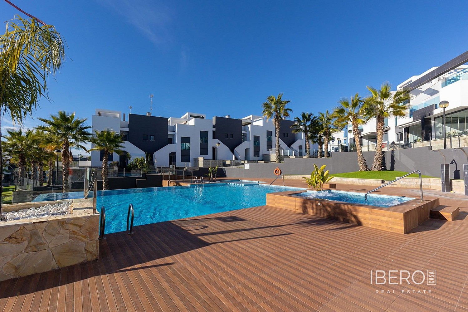 Prodej bytu 3+kk 74 m² — photo 2