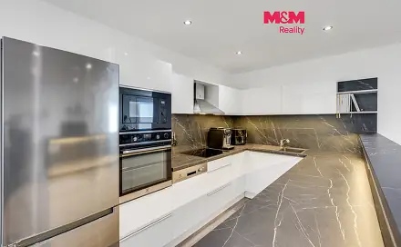 Prodej bytu 3+kk 76 m², Pod Hájem, Králův Dvůr, okres Beroun