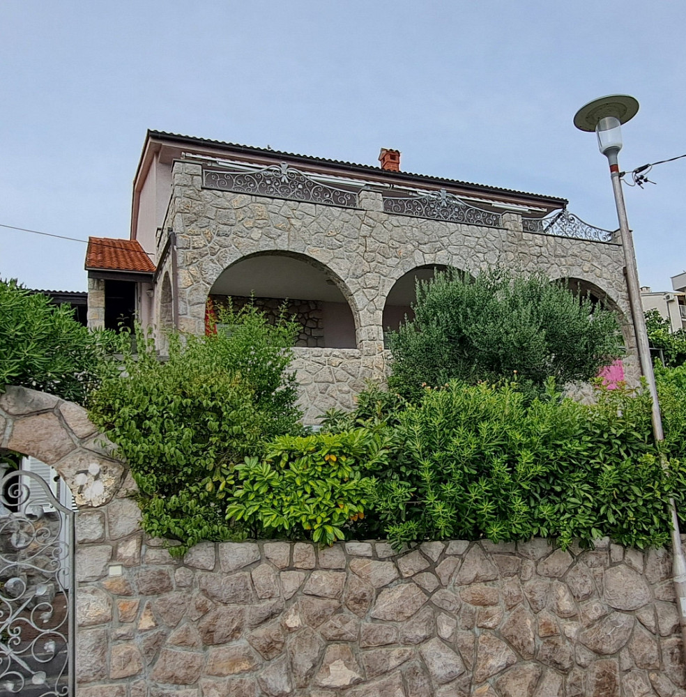 Prodej domu 300 m² s pozemkem 300 m²