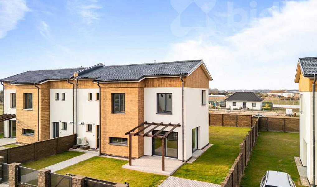 Prodej domu 139 m² s pozemkem 453 m², Hradec Králové – náhled fotky 2