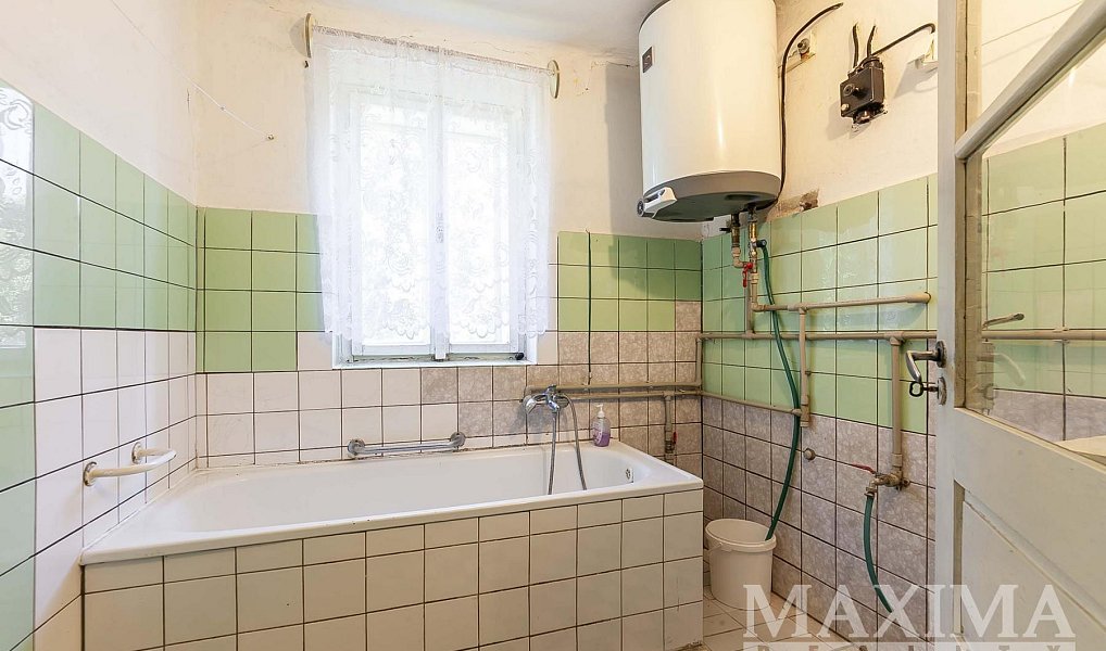 Prodej domu 340 m² s pozemkem 4 800 m², Bečváry – náhled fotky 19