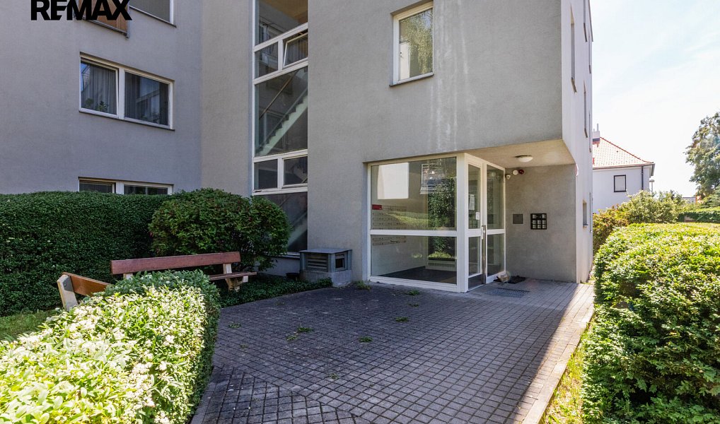 Prodej garážového parkovacího stání vedle Vojenské Nemocnice, Praha 6, Praha – náhled fotky 7