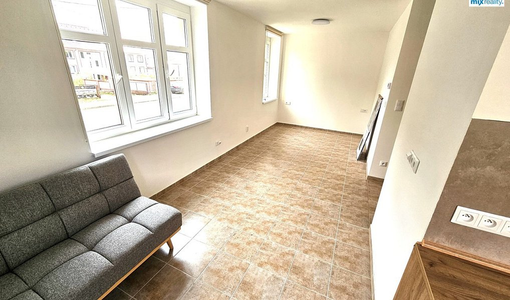 Prodej bytu 1+kk 34 m², Klatovy – náhled fotky 4