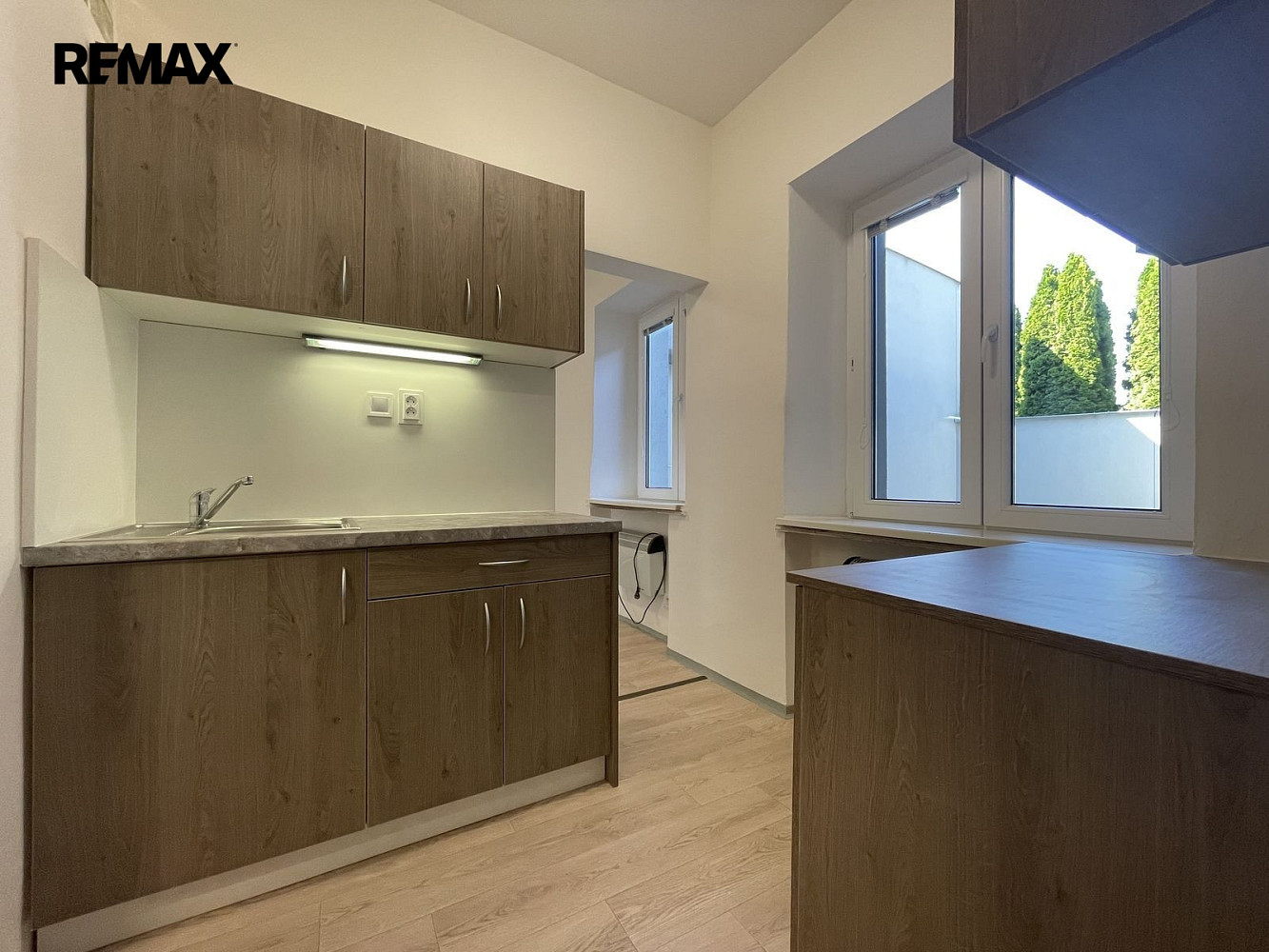 Pronájem bytu 2+kk 57 m² – fotografie 3