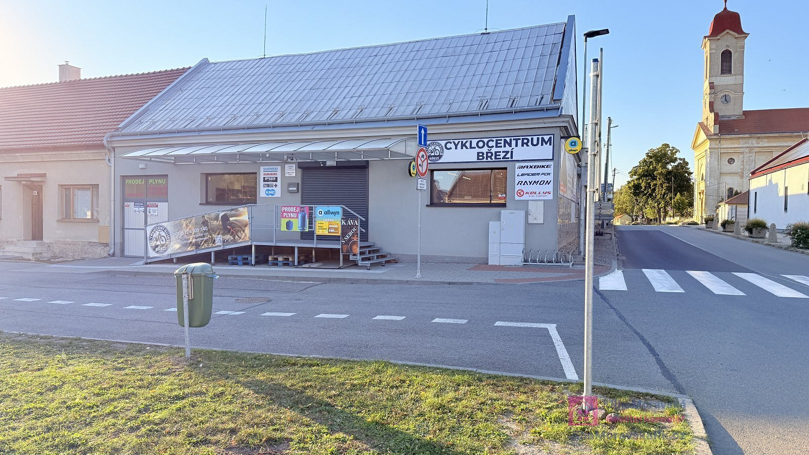 Prodej obchodních prostor 639 m² – fotografie 2