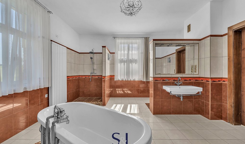 Prodej domu 320 m² s pozemkem 2 236 m², Rumburk – náhled fotky 28