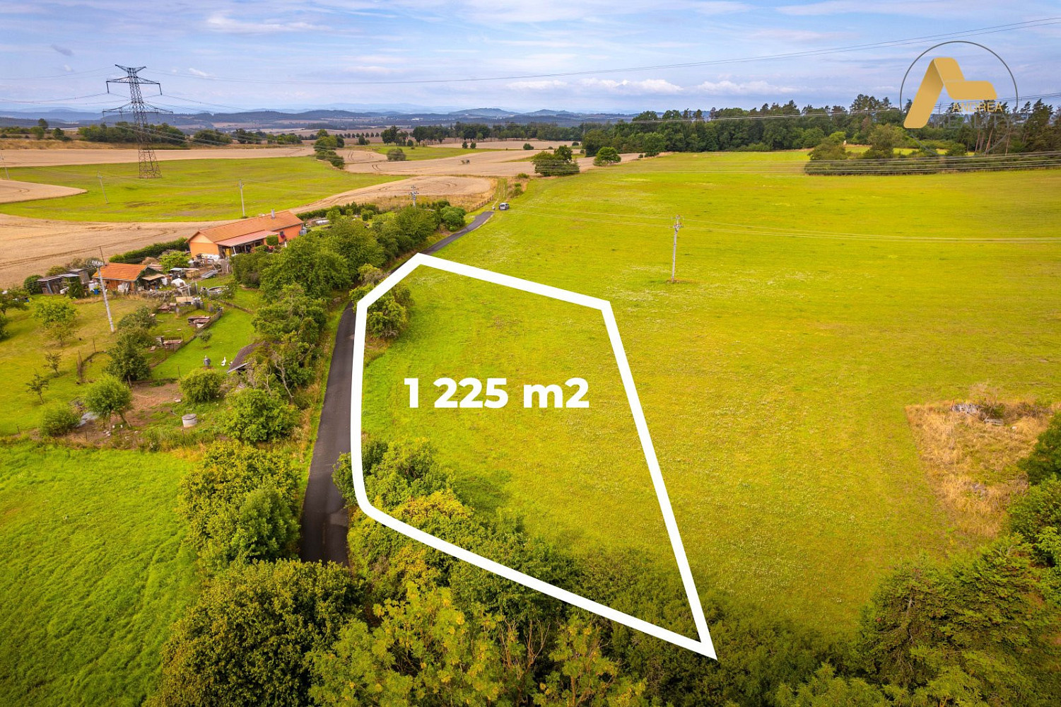 Prodej stavebního pozemku 1 225 m²